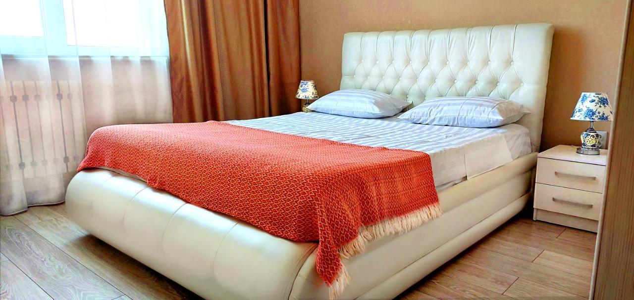 White Apartment With Panoramic View In The Center Бішкек Екстер'єр фото
